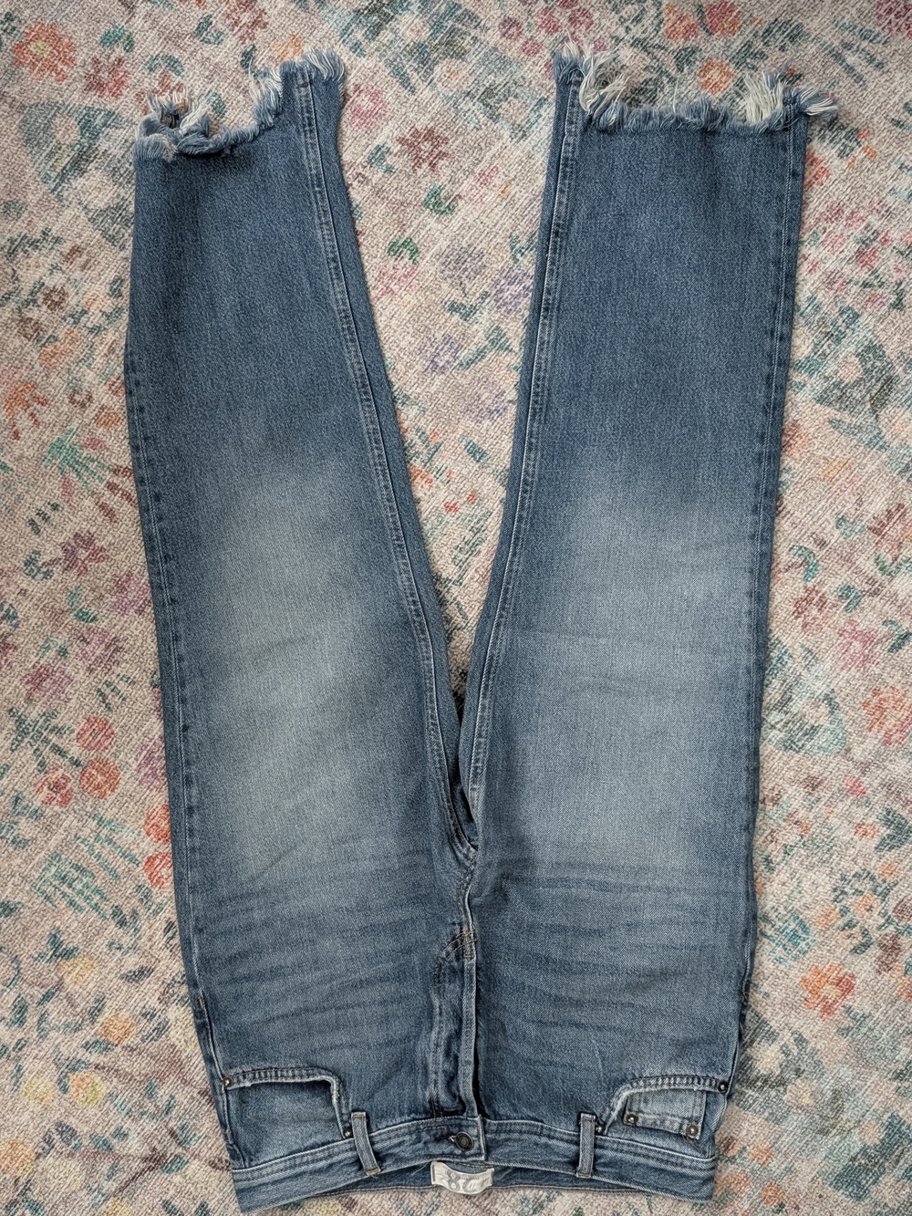 Frayed Hem Blue Denim Jeans - Size 28 - We The Free, Free People